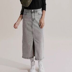 Country Road Gray Denim Midi Skirt